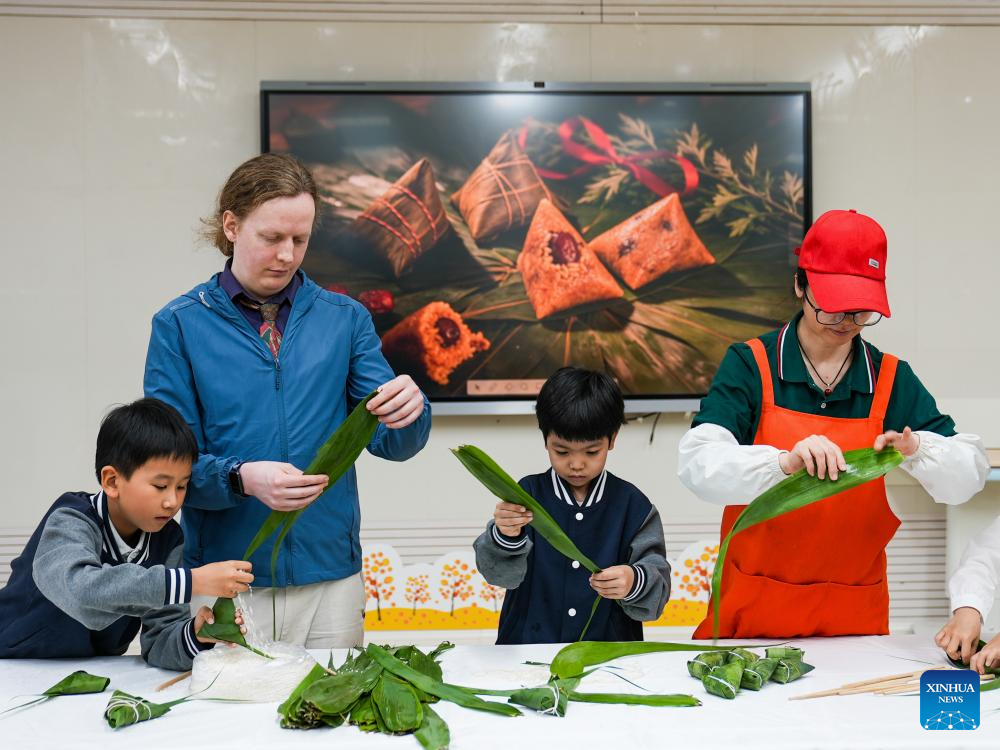 A U.S. teacher's bond with China