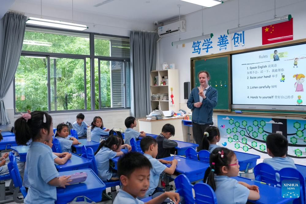 A U.S. teacher's bond with China