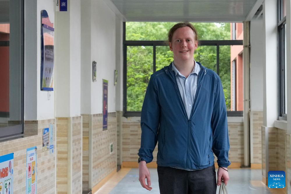 A U.S. teacher's bond with China