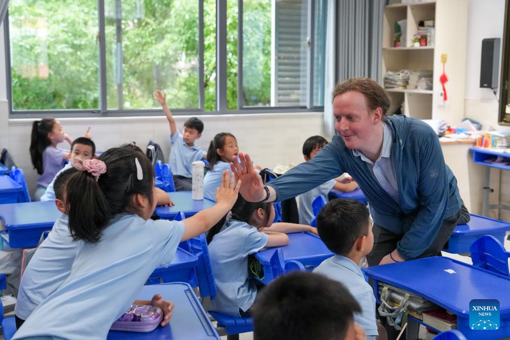 A U.S. teacher's bond with China