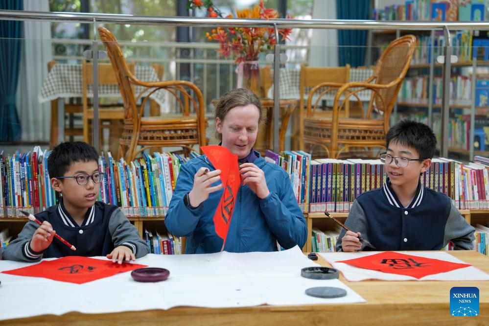 A U.S. teacher's bond with China
