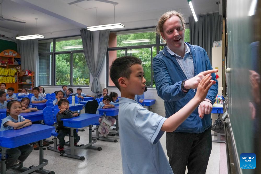 A U.S. teacher's bond with China