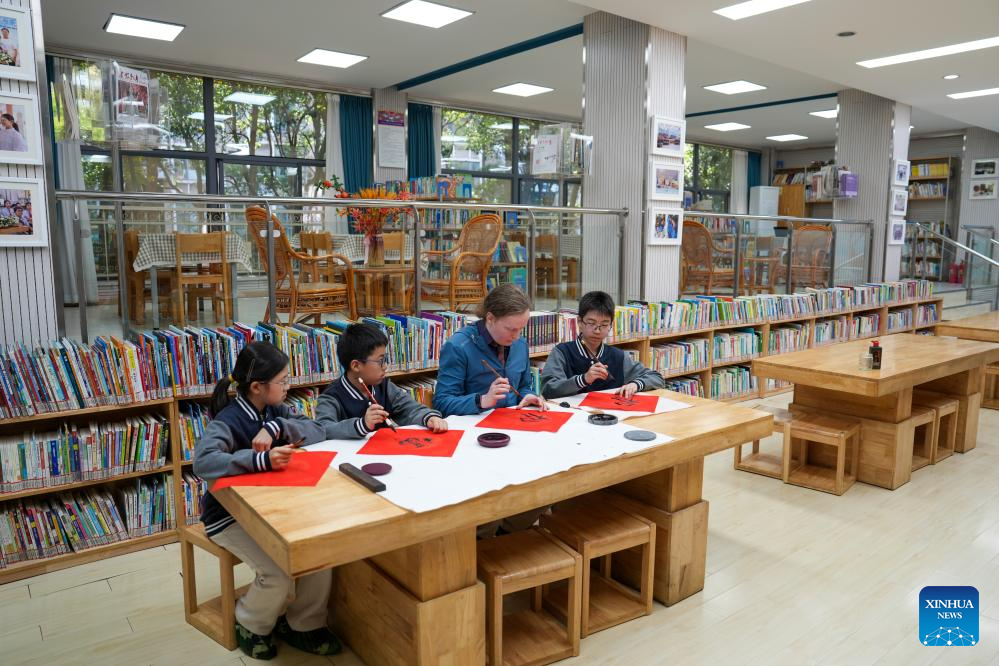 A U.S. teacher's bond with China