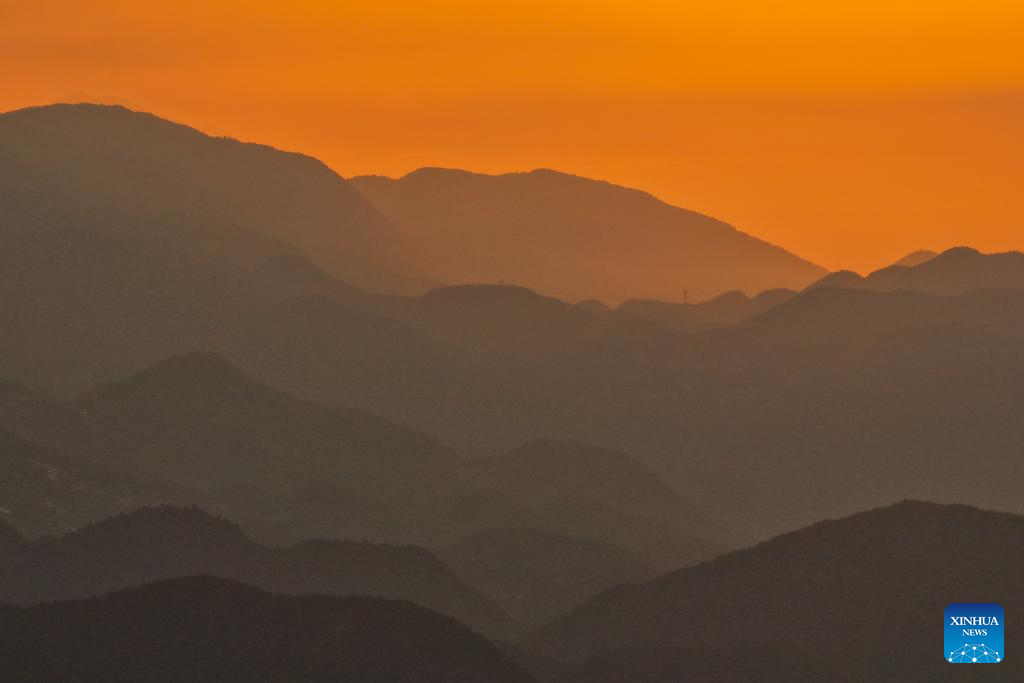 Dawn scenery of Wuxia Gorge along Yangtze River in China's Chongqing