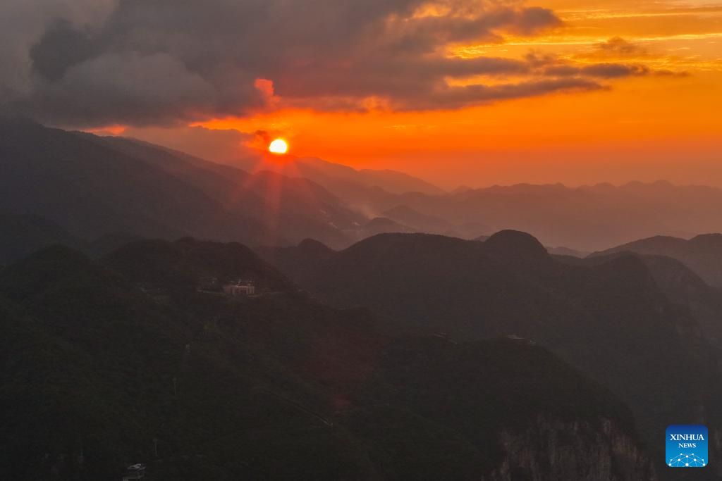 Dawn scenery of Wuxia Gorge along Yangtze River in China's Chongqing