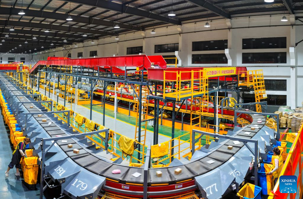 China's e-commerce, logistics companies prepare for annual online shopping festival