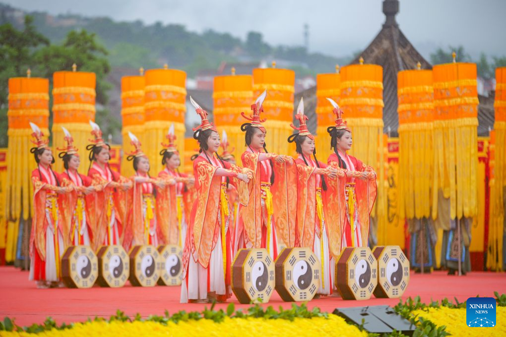 Ceremony worshiping Fuxi held in Tianshui, China's Gansu