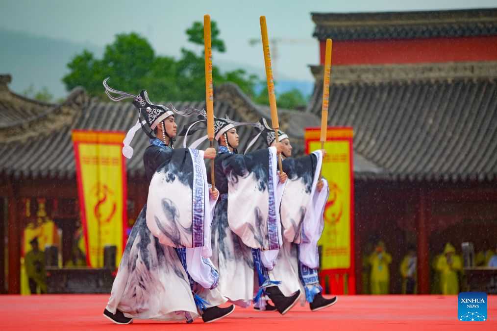 Ceremony worshiping Fuxi held in Tianshui, China's Gansu