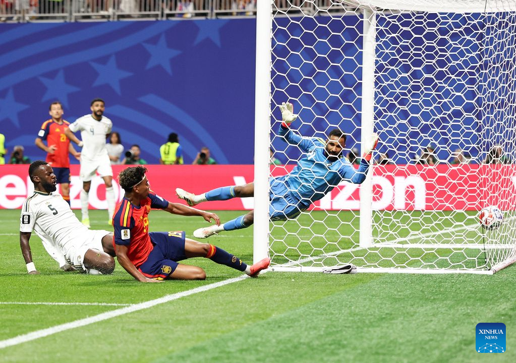 Yamal scores, Spain tears Saudi Arabia apart at World Cup