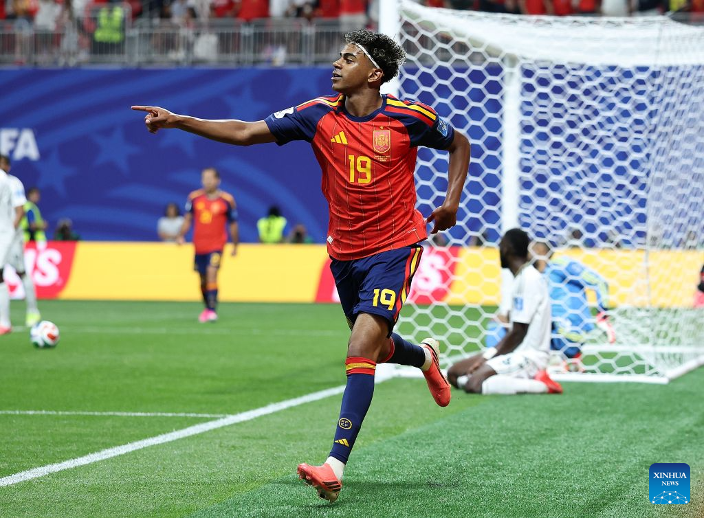 Yamal scores, Spain tears Saudi Arabia apart at World Cup