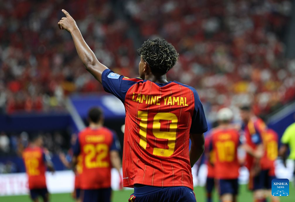 Yamal scores, Spain tears Saudi Arabia apart at World Cup