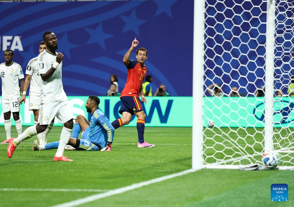 Yamal scores, Spain tears Saudi Arabia apart at World Cup