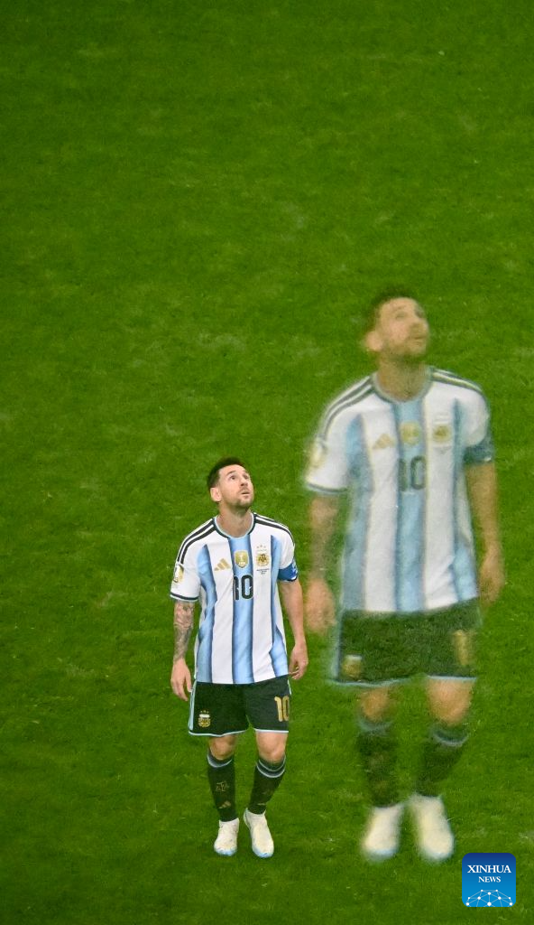 Messi breaks World Cup record as Argentina advances