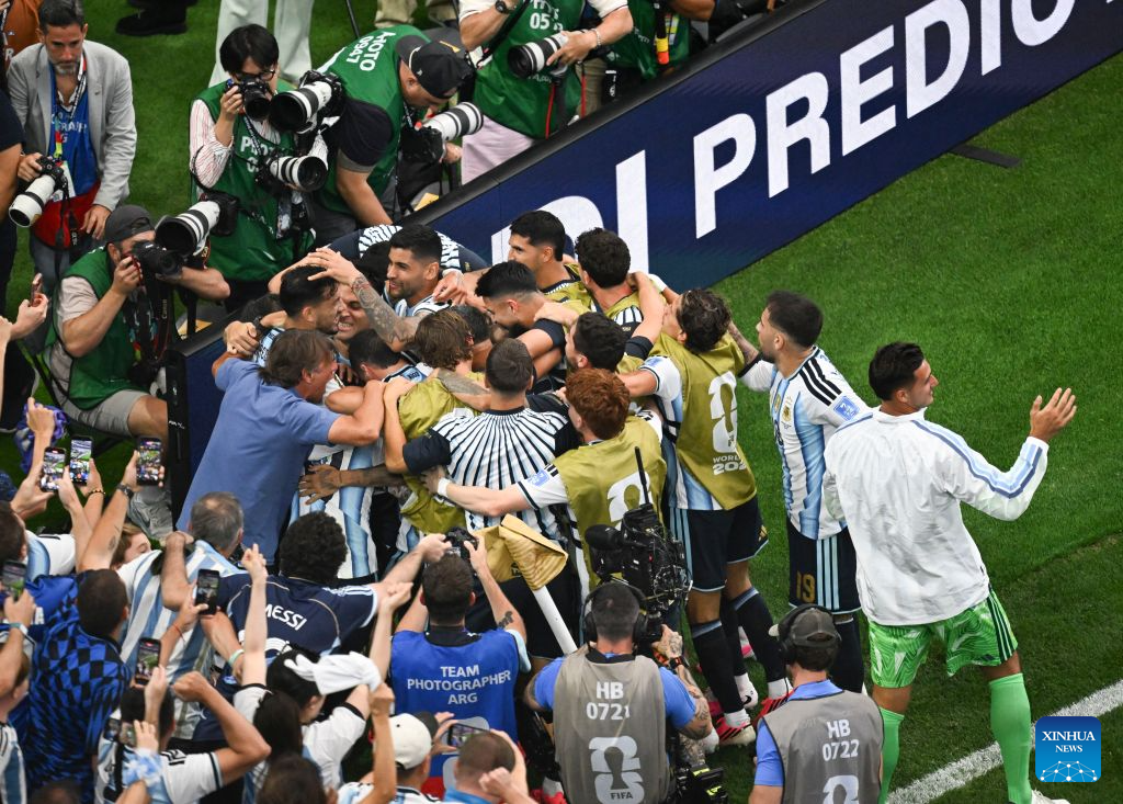 Messi breaks World Cup record as Argentina advances