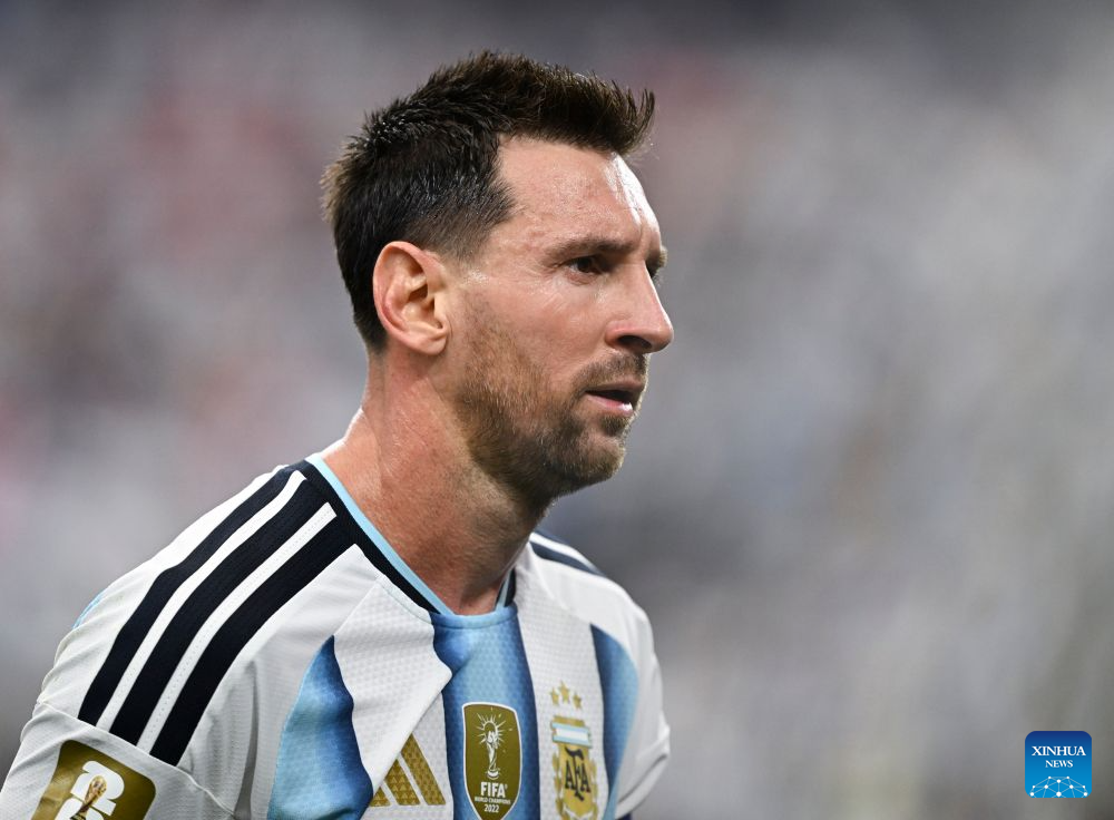 Messi breaks World Cup record as Argentina advances