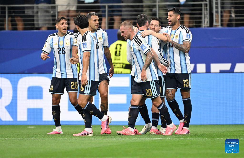 Messi breaks World Cup record as Argentina advances