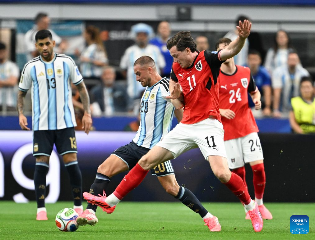Messi breaks World Cup record as Argentina advances