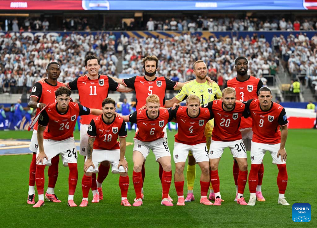 Messi breaks World Cup record as Argentina advances