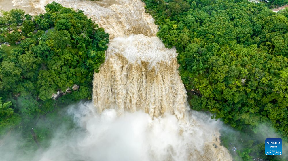 Huangguoshu Waterfall in SW China witnesses flow surge due to continuous rainfall