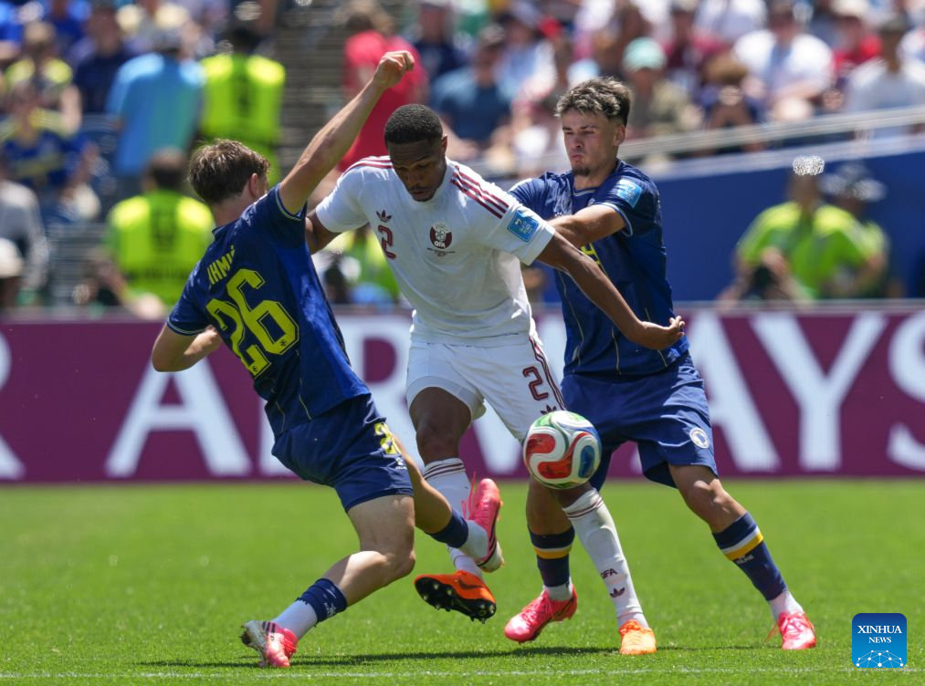 Bosnia and Herzegovina beats Qatar 3-1, keeps knockout hopes alive