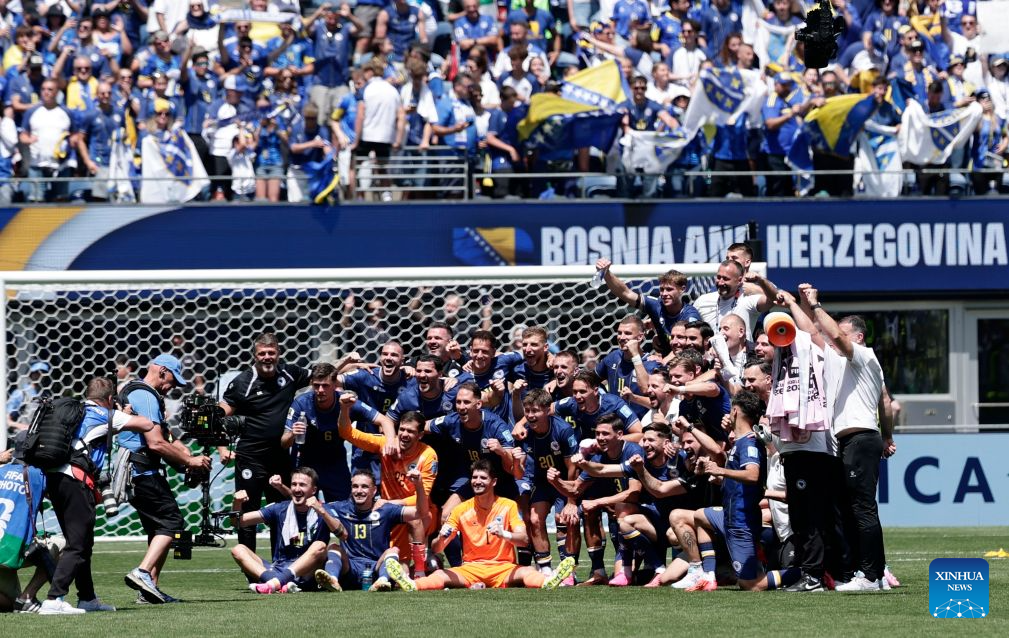 Bosnia and Herzegovina beats Qatar 3-1, keeps knockout hopes alive