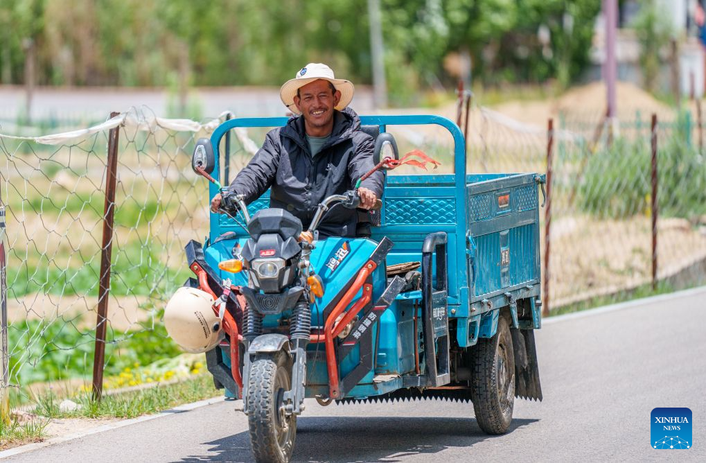 A revisit to Pasang Tsering: Happy life along the Qinghai-Xizang Railway