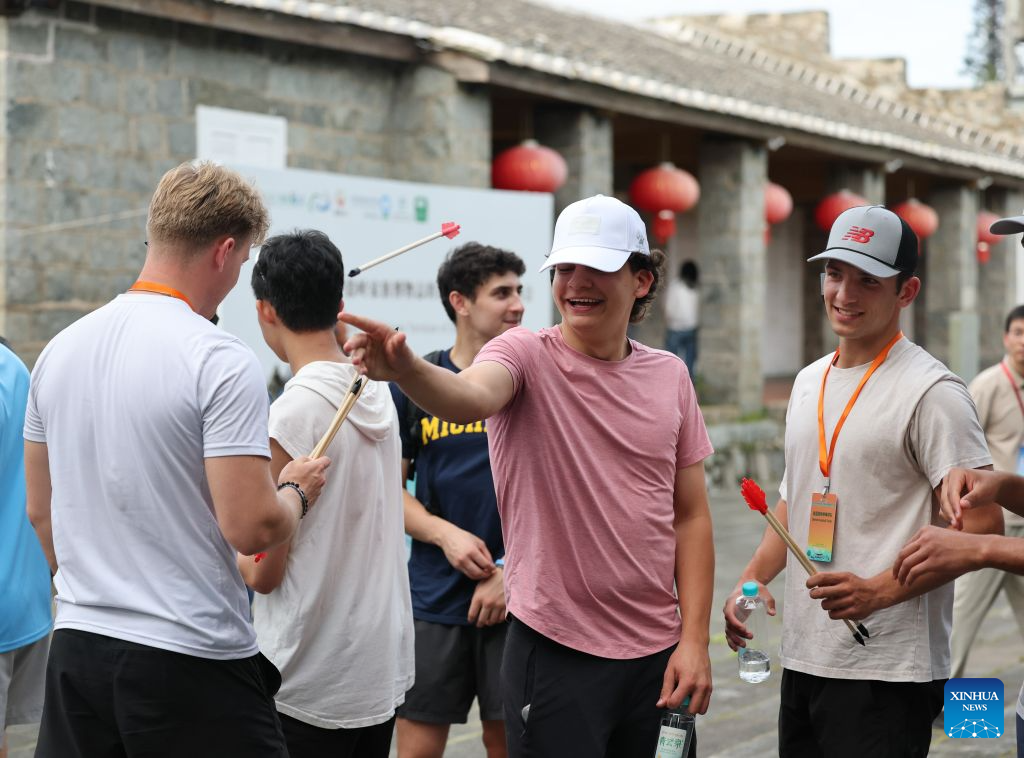 Chinese, U.S. youth visit Kuliang in China's Fujian
