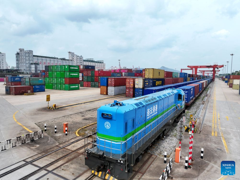 China-Kazakhstan (Lianyungang) Logistics Cooperation Base handles 8,000th int'l freight train