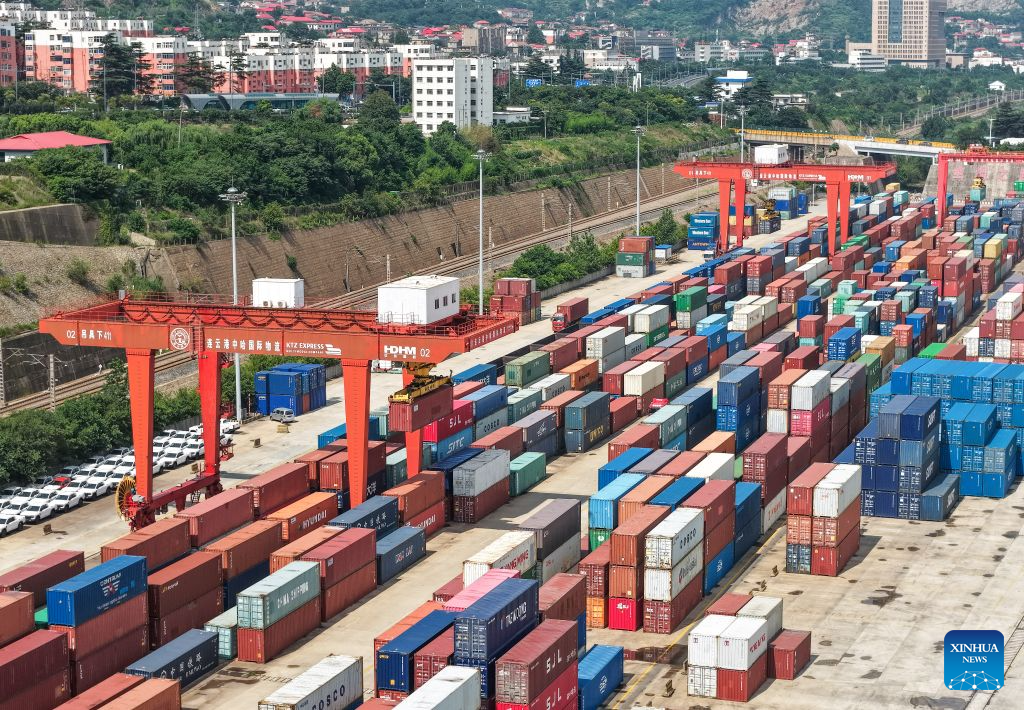 China-Kazakhstan (Lianyungang) Logistics Cooperation Base handles 8,000th int'l freight train
