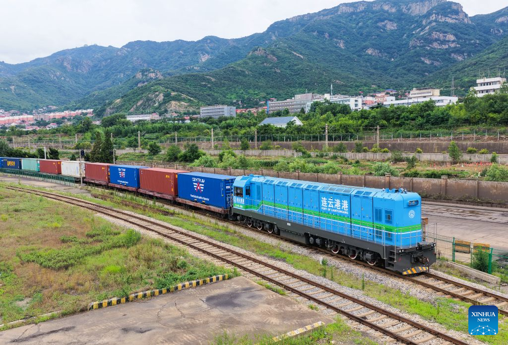China-Kazakhstan (Lianyungang) Logistics Cooperation Base handles 8,000th int'l freight train
