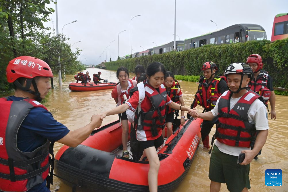 China's Guangxi organizes rescue forces to evacuates stranded teachers, students