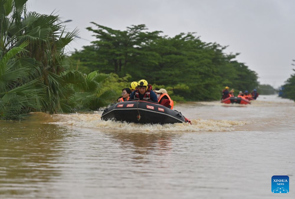 China's Guangxi organizes rescue forces to evacuates stranded teachers, students