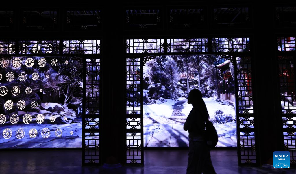 Immersive exhibition on Qianlong Garden held in Beijing