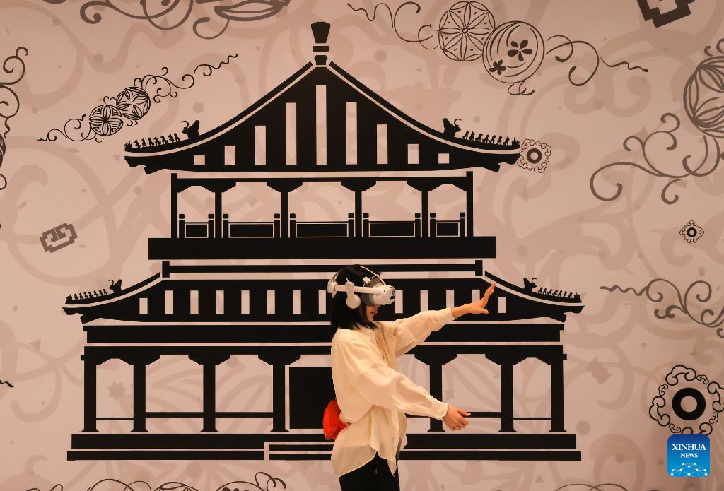 Immersive exhibition on Qianlong Garden held in Beijing