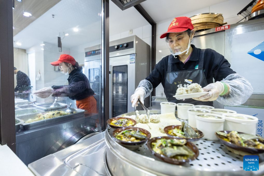 China steps up renewal of old urban residential compounds