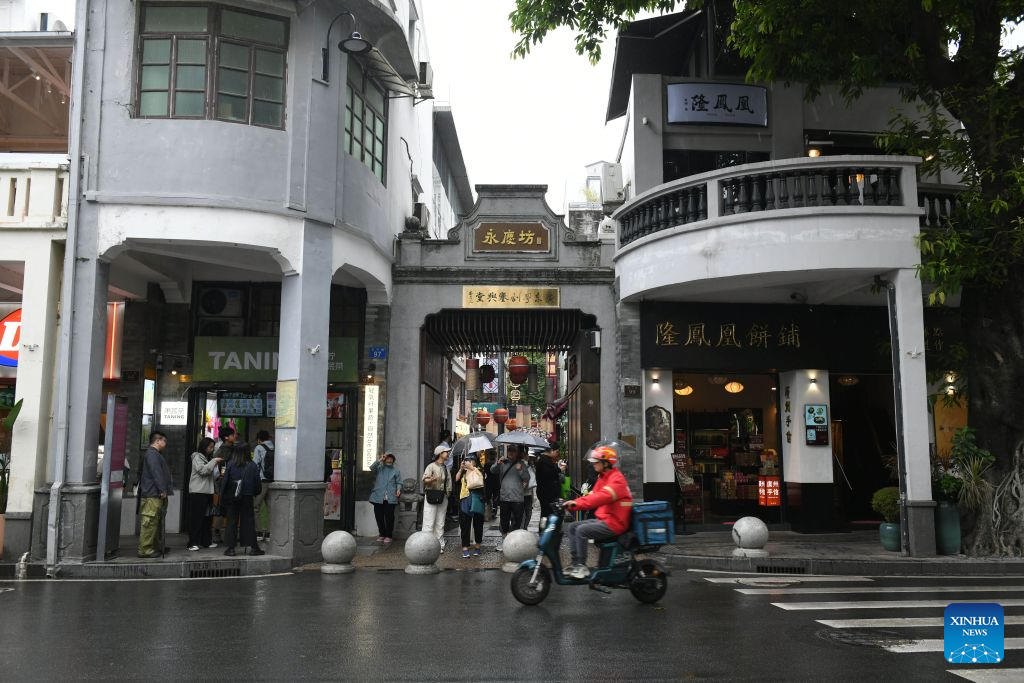 China steps up renewal of old urban residential compounds