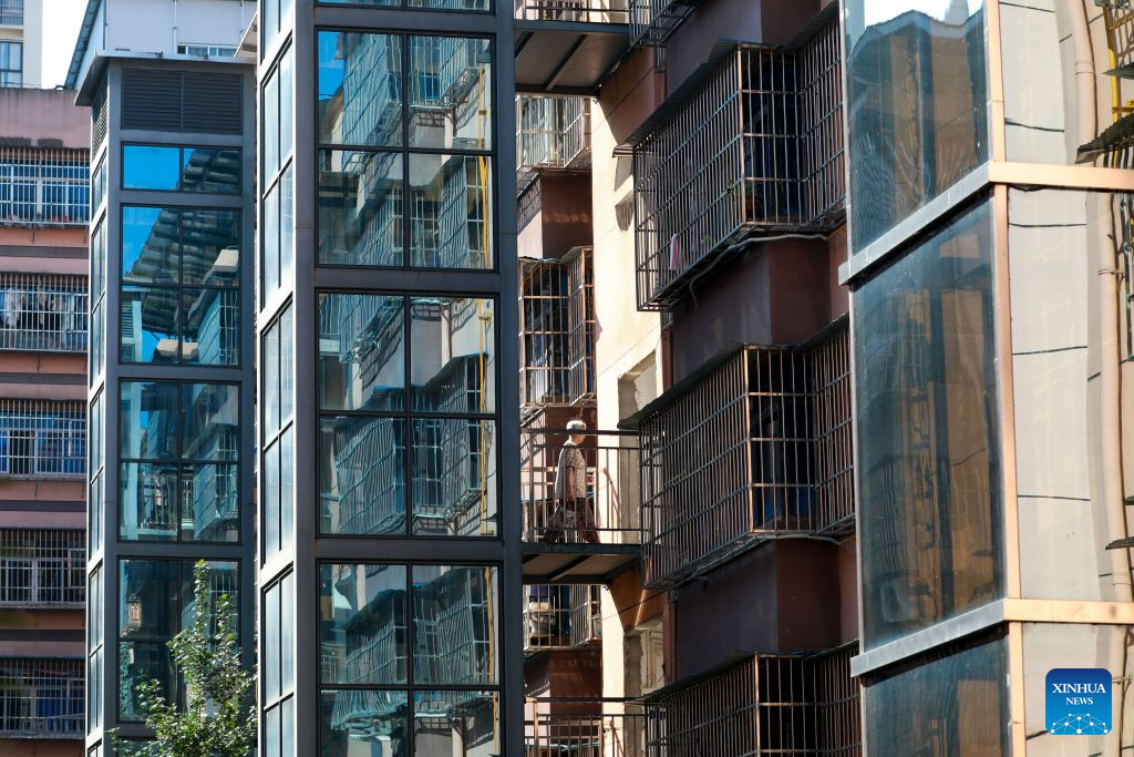 China steps up renewal of old urban residential compounds