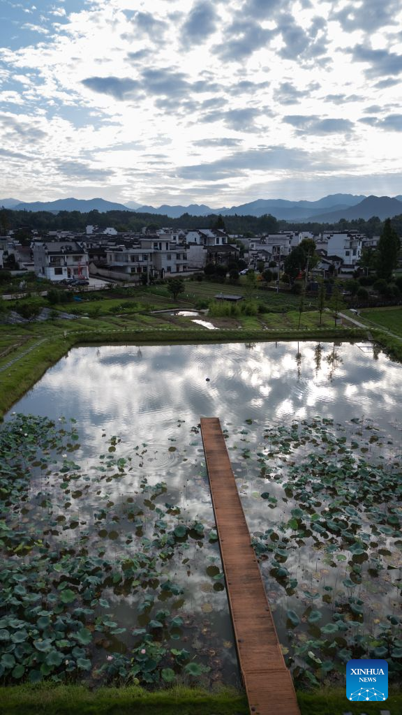 Scenery of Shi Ting Village in E China's Anhui