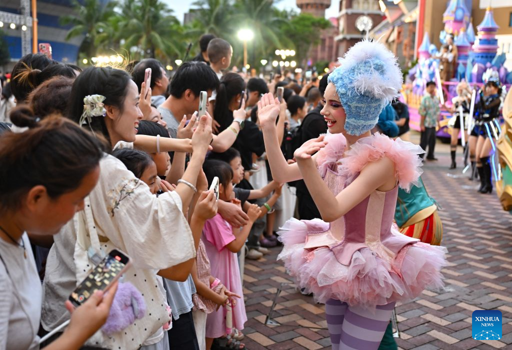 Hainan Island Carnival opens