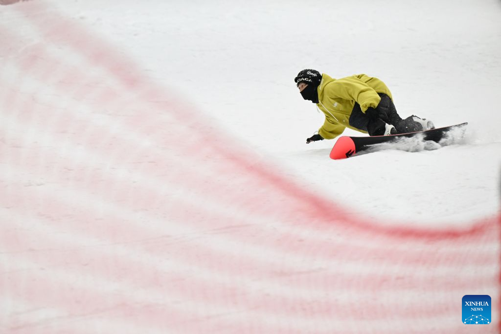 Ice-and-snow economy booms during summer in N China's Shijiazhuang