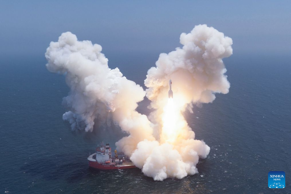 Chinese Gravity-1 rocket launches new satellites from sea