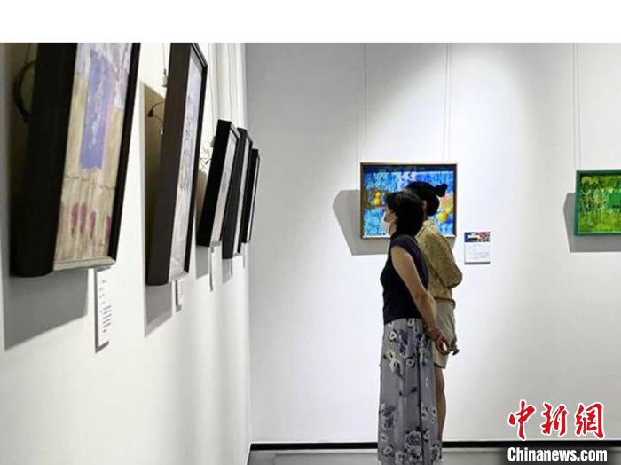 “当代”俄罗斯油画展哈尔滨开展 百余幅作品尽展俄式风情