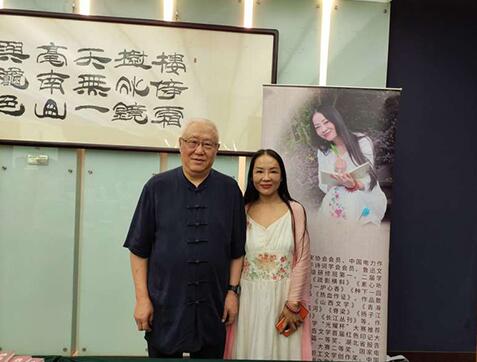何红梅：在平凡的场景里发现美