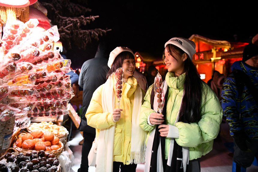 新春走基层｜黑龙江雪乡景区迎来客流高峰 东北民俗年味十足