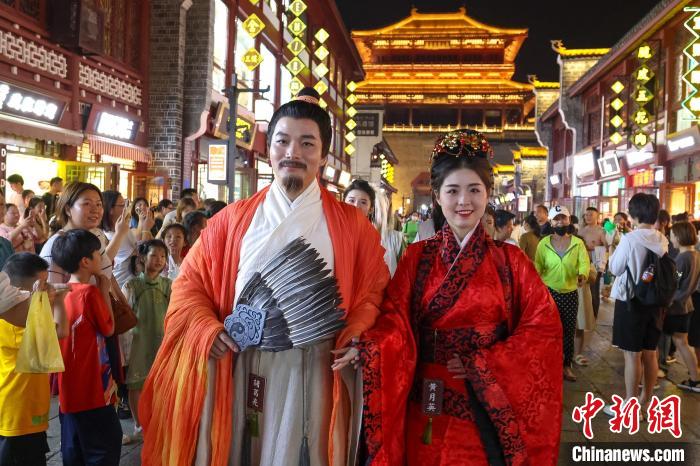 穿越古今 湖北襄阳举办古城建城纪念日庆祝活动