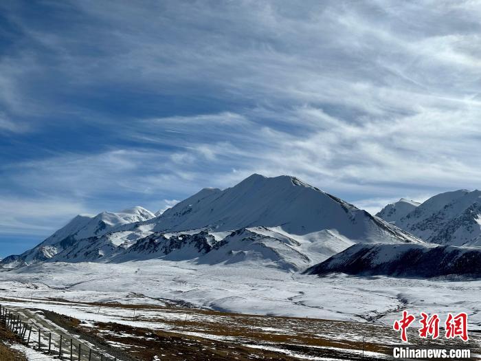 冬日阿尼玛卿：圣洁雪山巍峨壮美