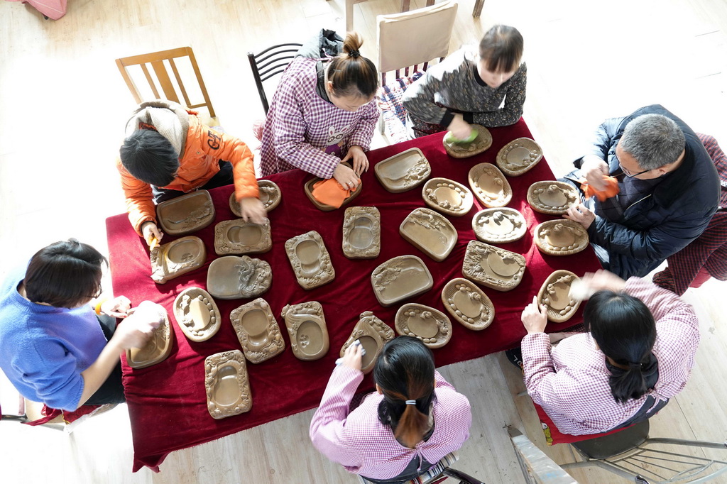 一捧汾河土 千年澄泥砚