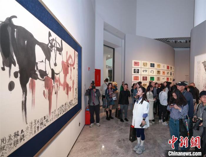 “福娃之父”韩美林艺术展开幕 300余件作品亮相