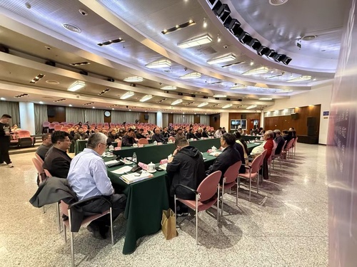 《巨匠·紫砂七老传略》新书发布座谈会在京举行