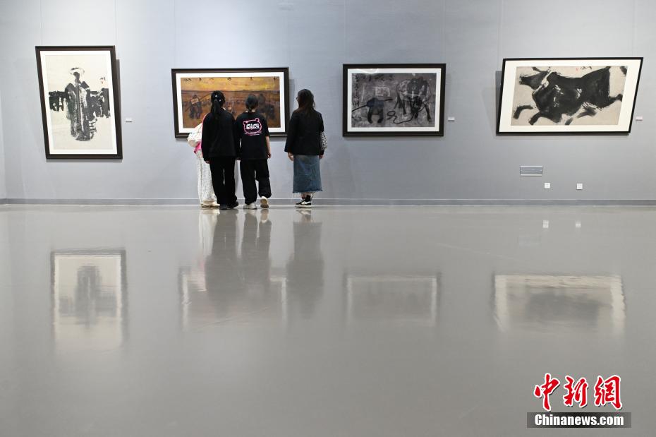 小说《狼图腾》原型人物杨刚书画展亮相内蒙古美术馆